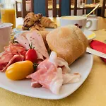 Hotel Ideal 3*