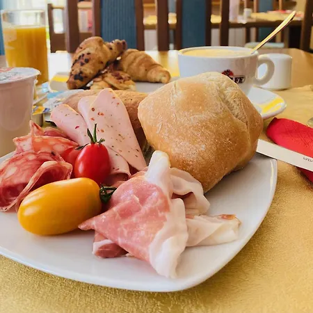 Hotel Ideal 3*