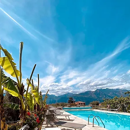 Ideal Hotel 3*
